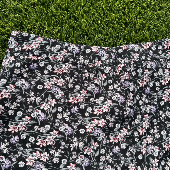 ‼️ACCEPTING OFFERS ‼️
 - Black Floral Skirt - Picture 2 of 4